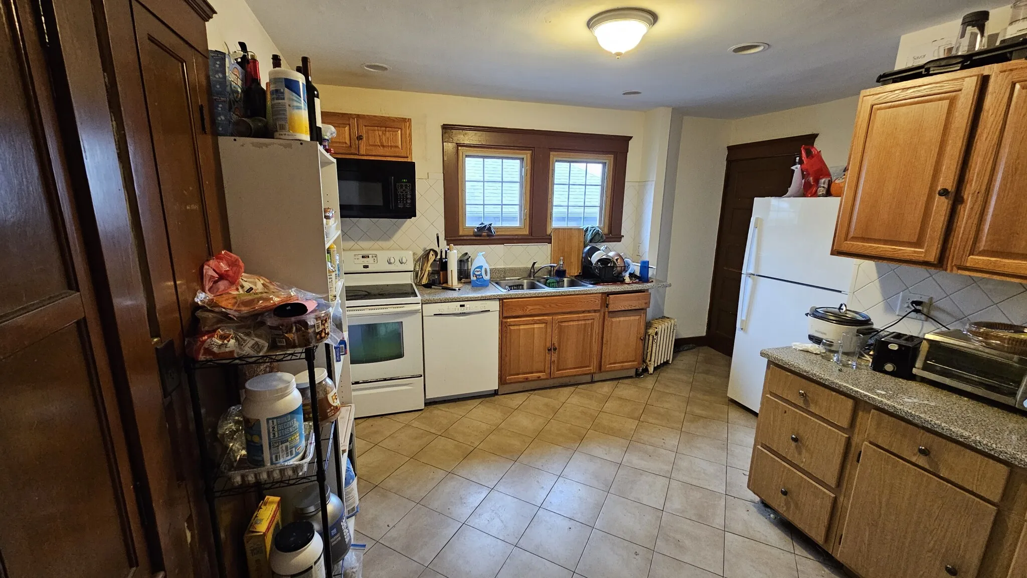 7 bed, 3 bath apartment for rent at 46 Kirkwood Rd Unit 1, Brighton — photo 8 of 20