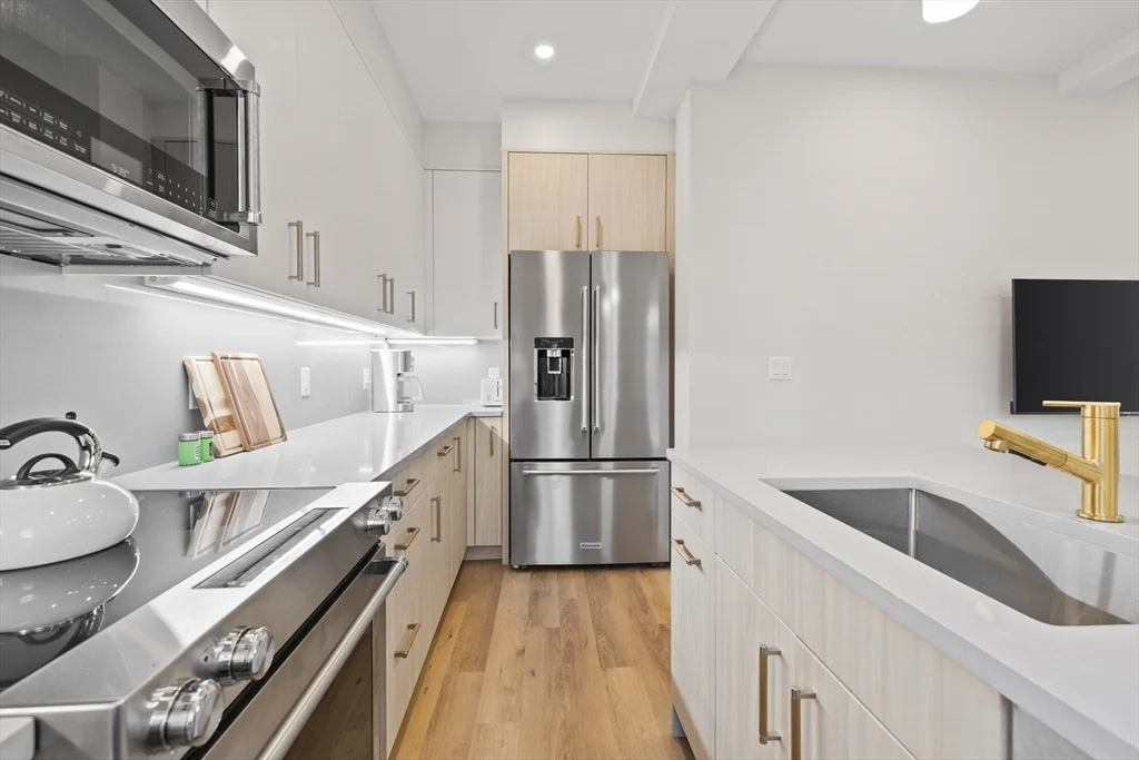 1 bed, 1 bath apartment for rent at 46 Lancaster Ter Unit 46, Coolidge Corner — photo 7 of 24