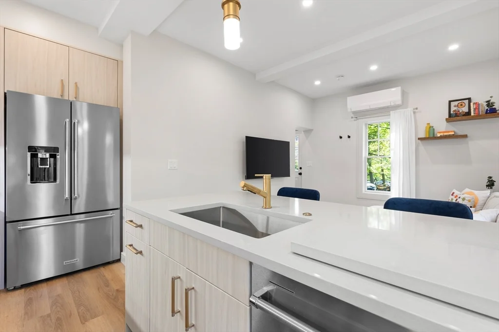 1 bed, 1 bath apartment for rent at 46 Lancaster Ter Unit 46, Coolidge Corner — photo 8 of 24