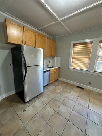 3 bed, 1 bath apartment for rent at 46 Lawrence St Unit 1, Medford — photo 5 of 9