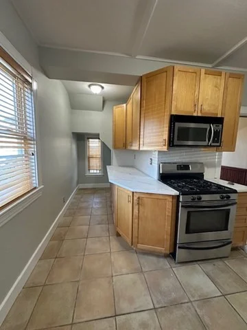 3 bed, 1 bath apartment for rent at 46 Lawrence St Unit 1, Medford — photo 1 of 9