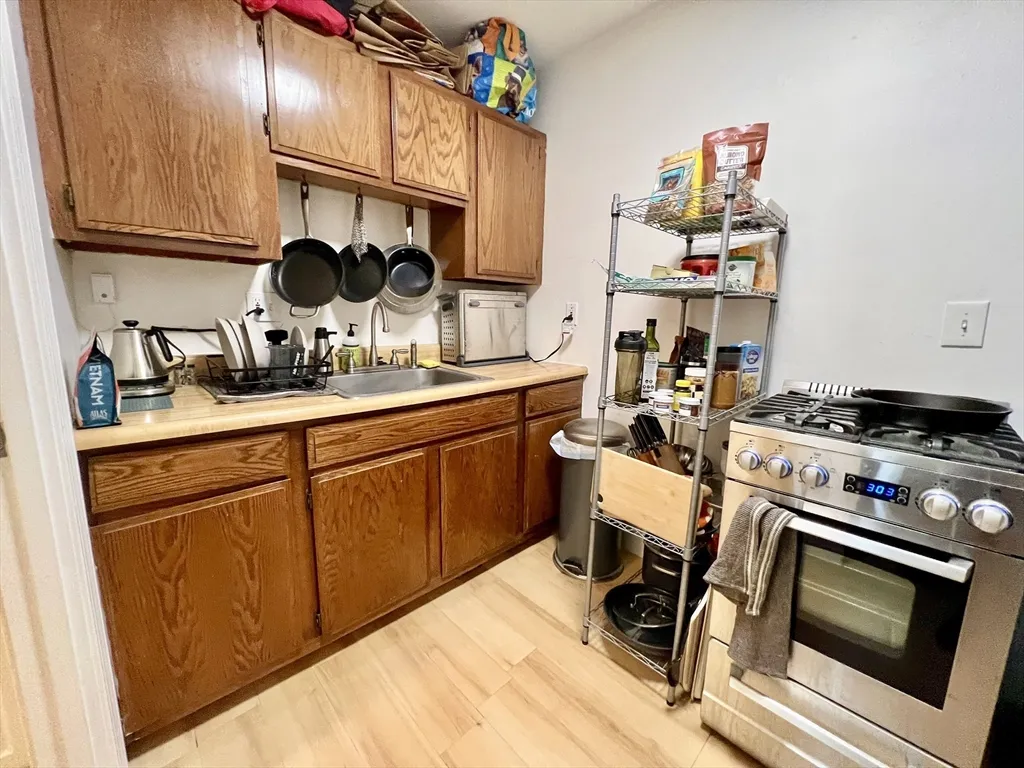 Studio bed, 1 bath apartment for rent at 46 Lewis St Unit A, North End — photo 9 of 15
