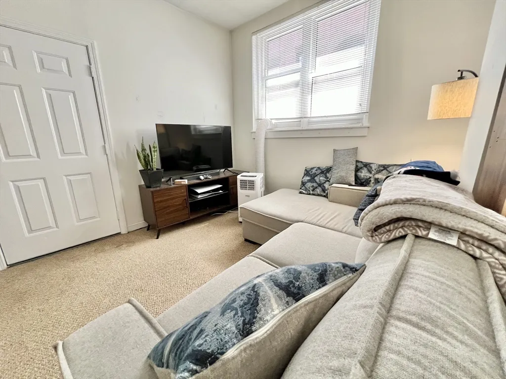 Studio bed, 1 bath apartment for rent at 46 Lewis St Unit A, North End — photo 4 of 15