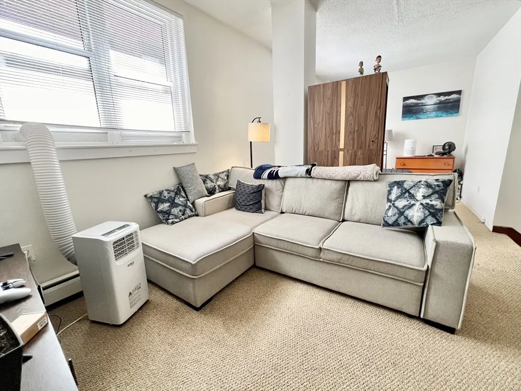 Studio bed, 1 bath apartment for rent at 46 Lewis St Unit A, North End — photo 2 of 15