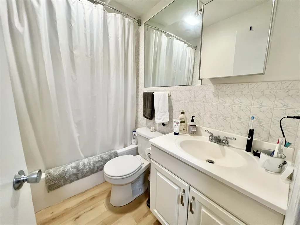 Studio bed, 1 bath apartment for rent at 46 Lewis St Unit A, North End — photo 13 of 15