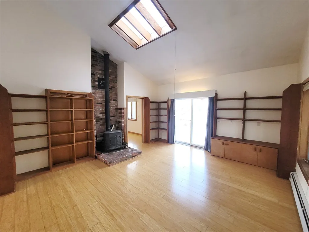 2 bed, 2 bath apartment for rent at 46 Long Hill Rd Unit Right, Groton — photo 11 of 31