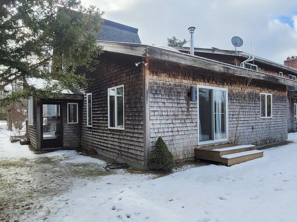 2 bed, 2 bath apartment for rent at 46 Long Hill Rd Unit Right, Groton — photo 8 of 31