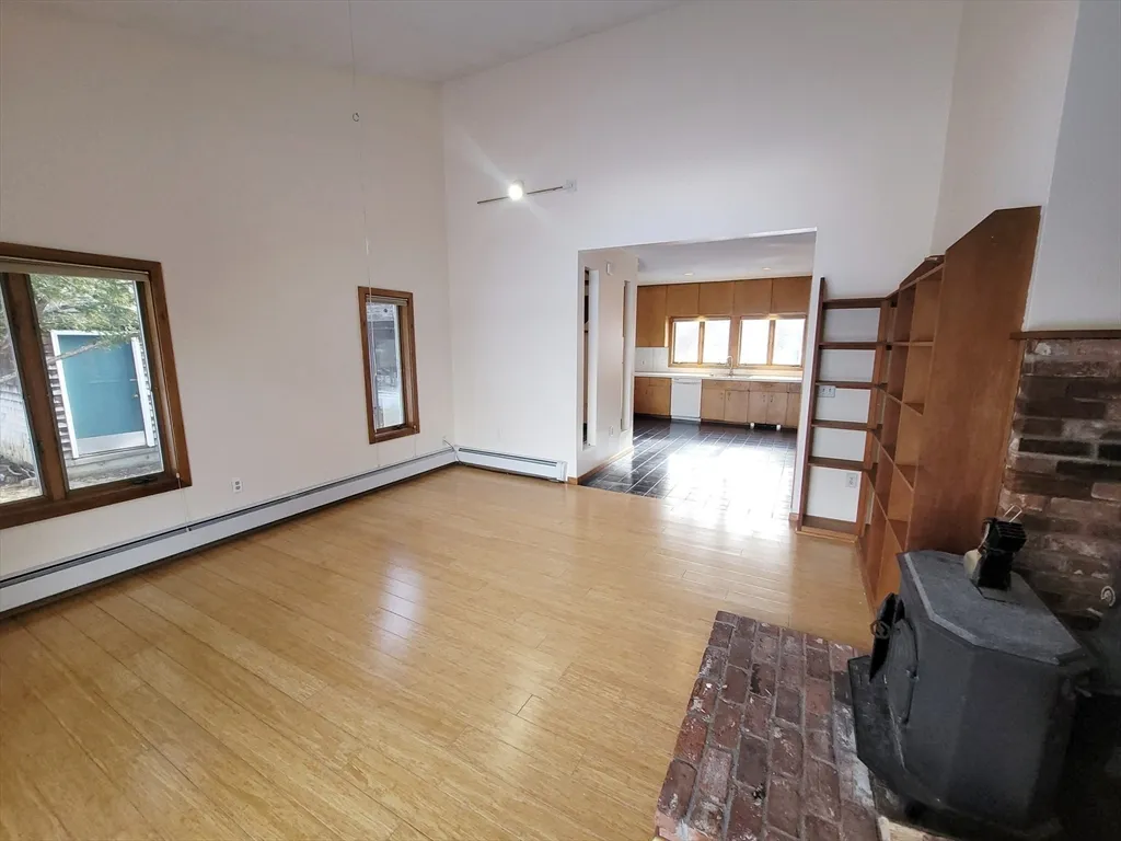 2 bed, 2 bath apartment for rent at 46 Long Hill Rd Unit Right, Groton — photo 17 of 31