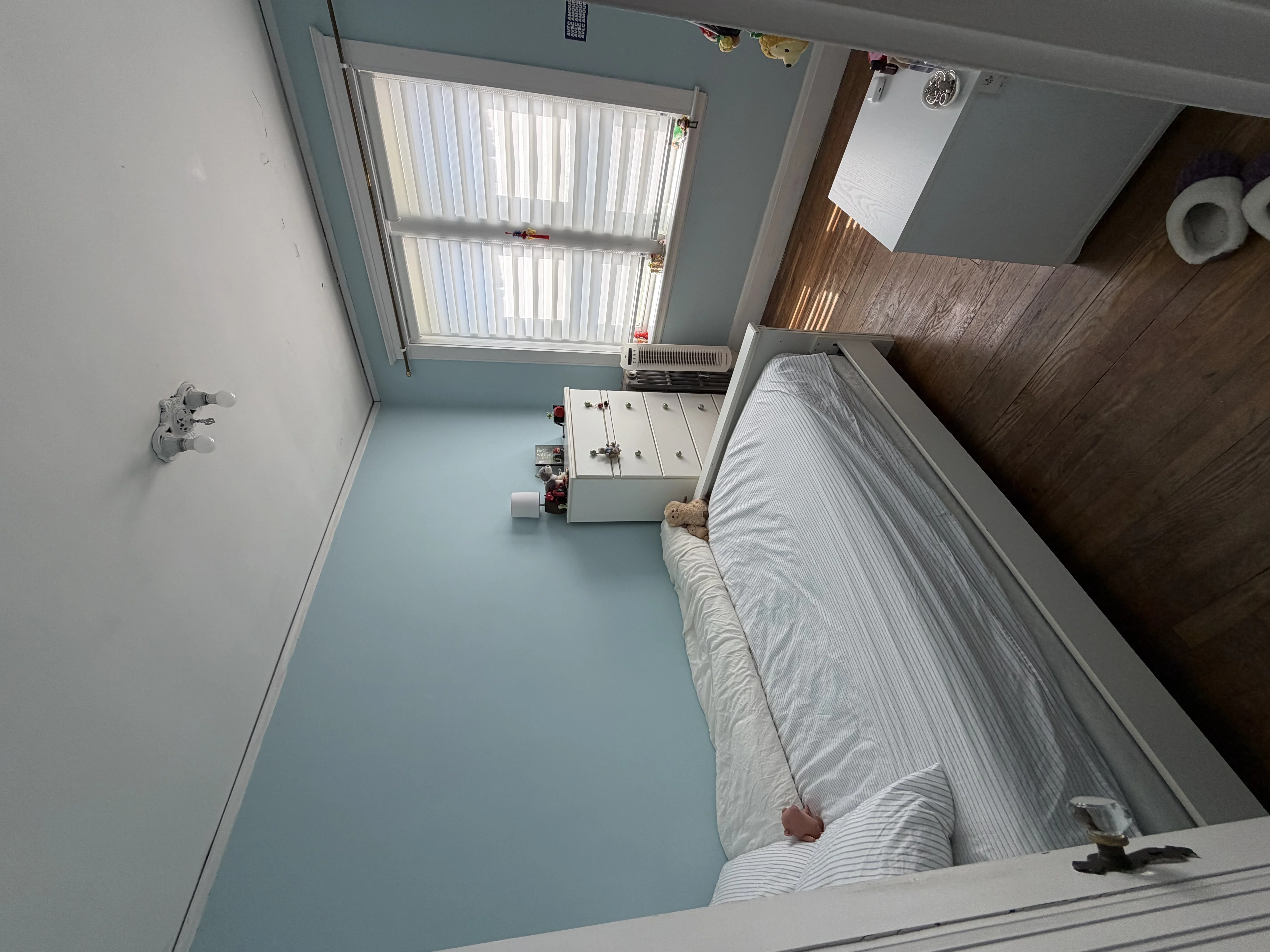 3 bed, 1 bath apartment for rent at 46 Longwood Ave Unit 6, Coolidge Corner — photo 4 of 6