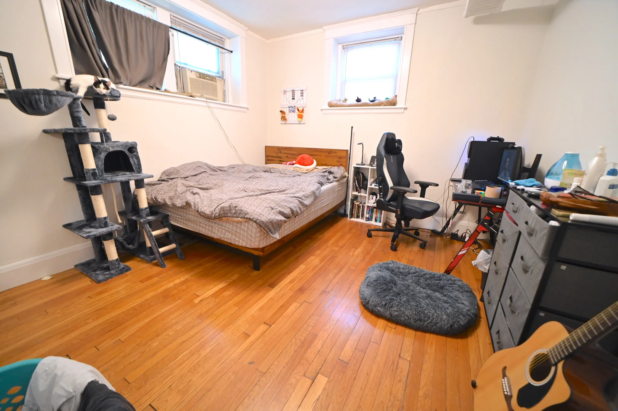 3 bed, 1 bath apartment for rent at 46 Longwood Ave Unit B, Coolidge Corner — photo 5 of 8