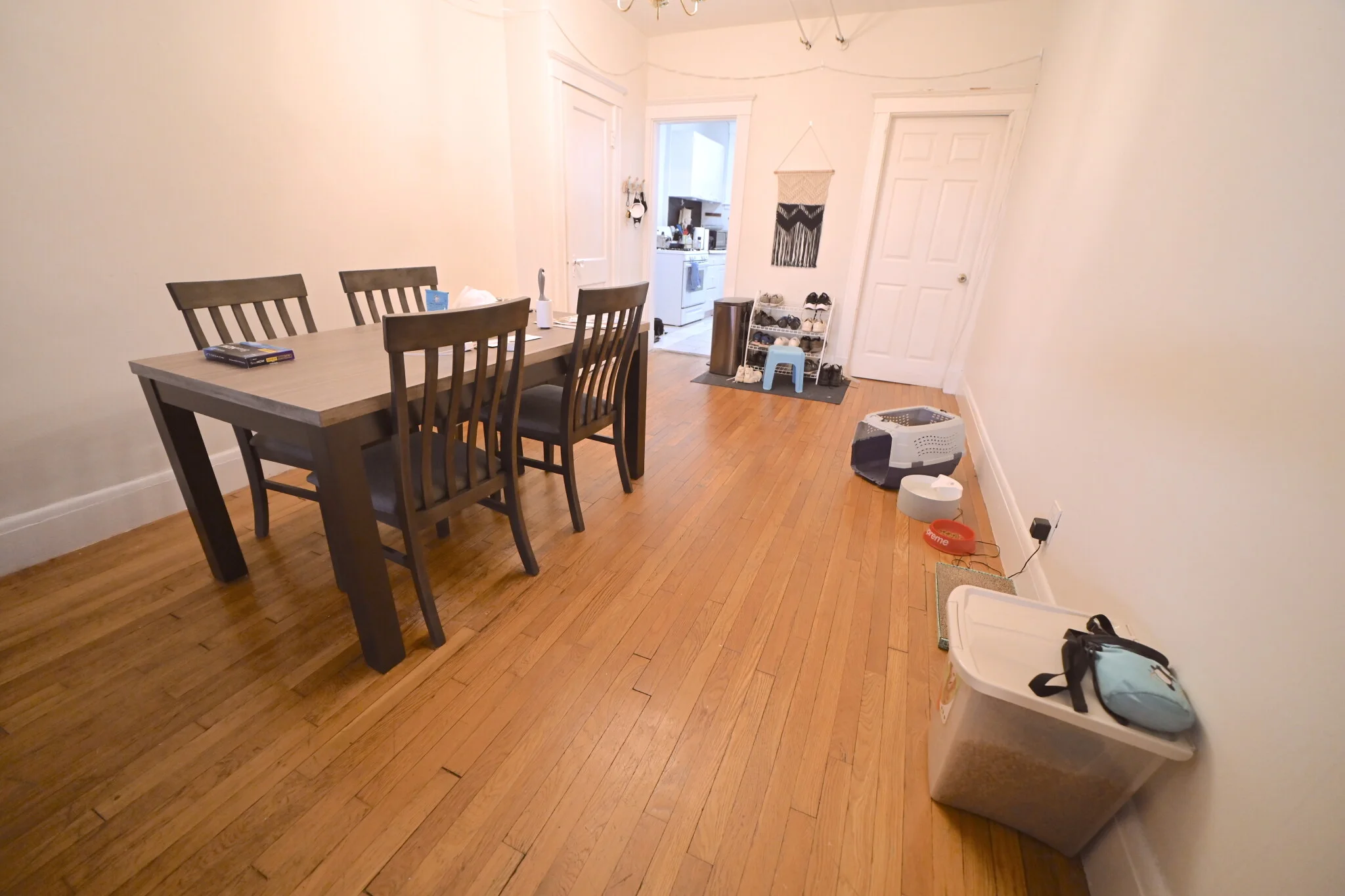 3 bed, 1 bath apartment for rent at 46 Longwood Ave Unit B, Coolidge Corner — photo 3 of 8