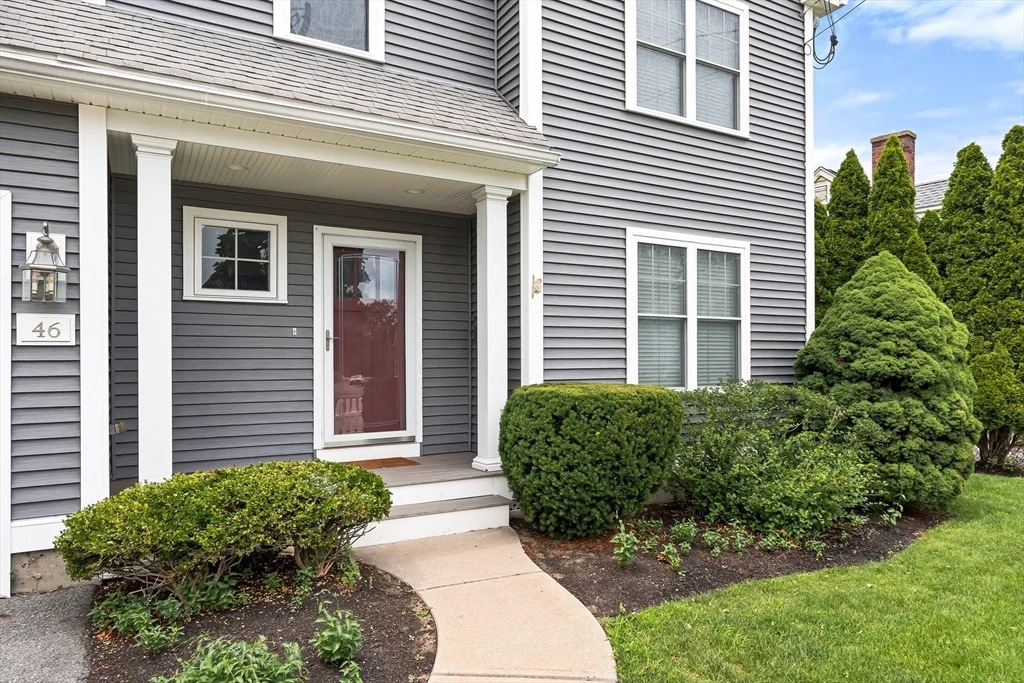 4 bed, 2 bath apartment for rent at 46 Loring Ave, Winchester — photo 2 of 41