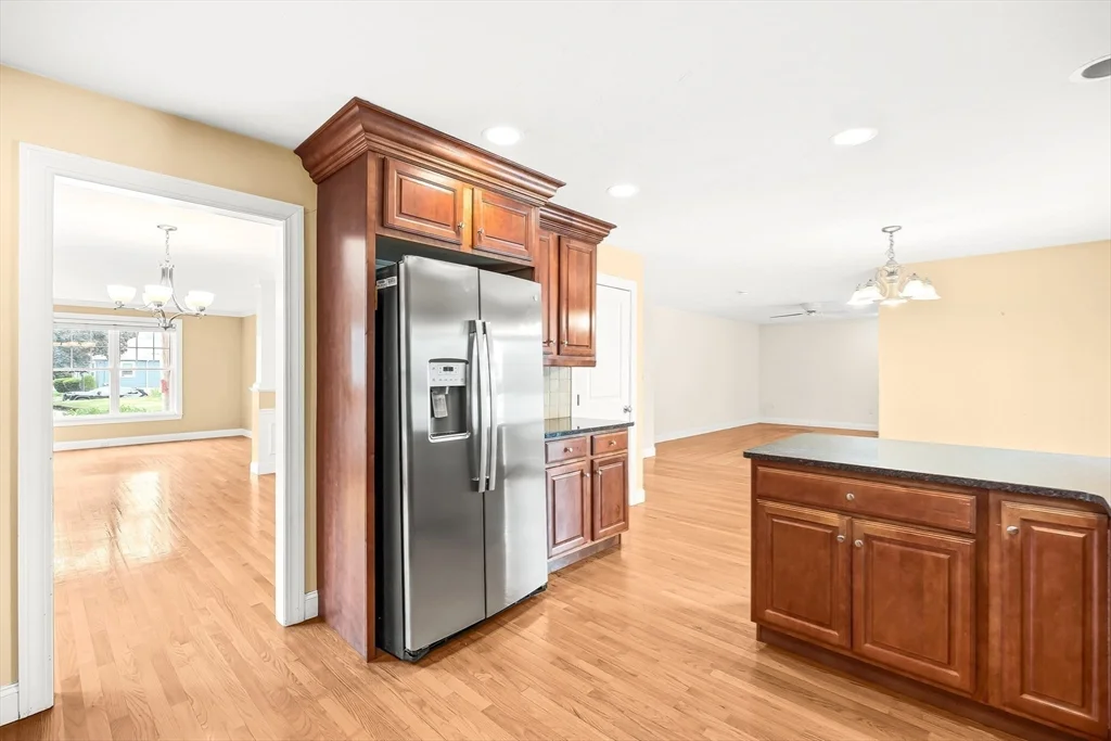 4 bed, 2 bath apartment for rent at 46 Loring Ave, Winchester — photo 13 of 41