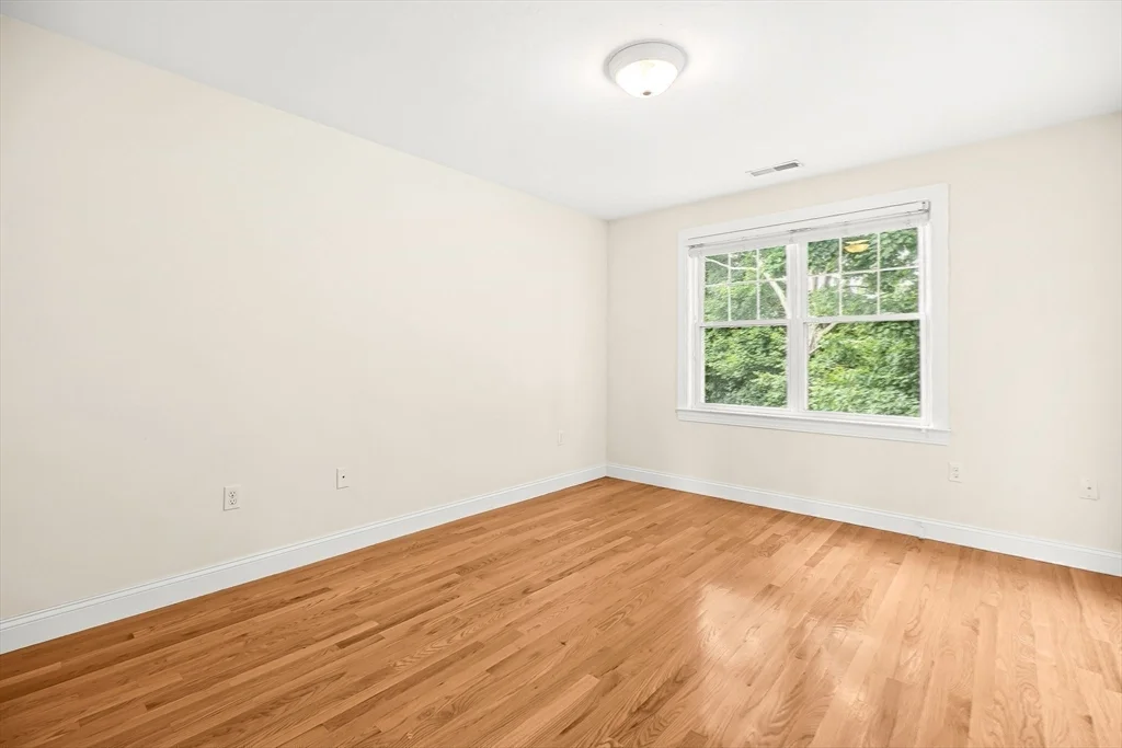 4 bed, 2 bath apartment for rent at 46 Loring Ave, Winchester — photo 31 of 41