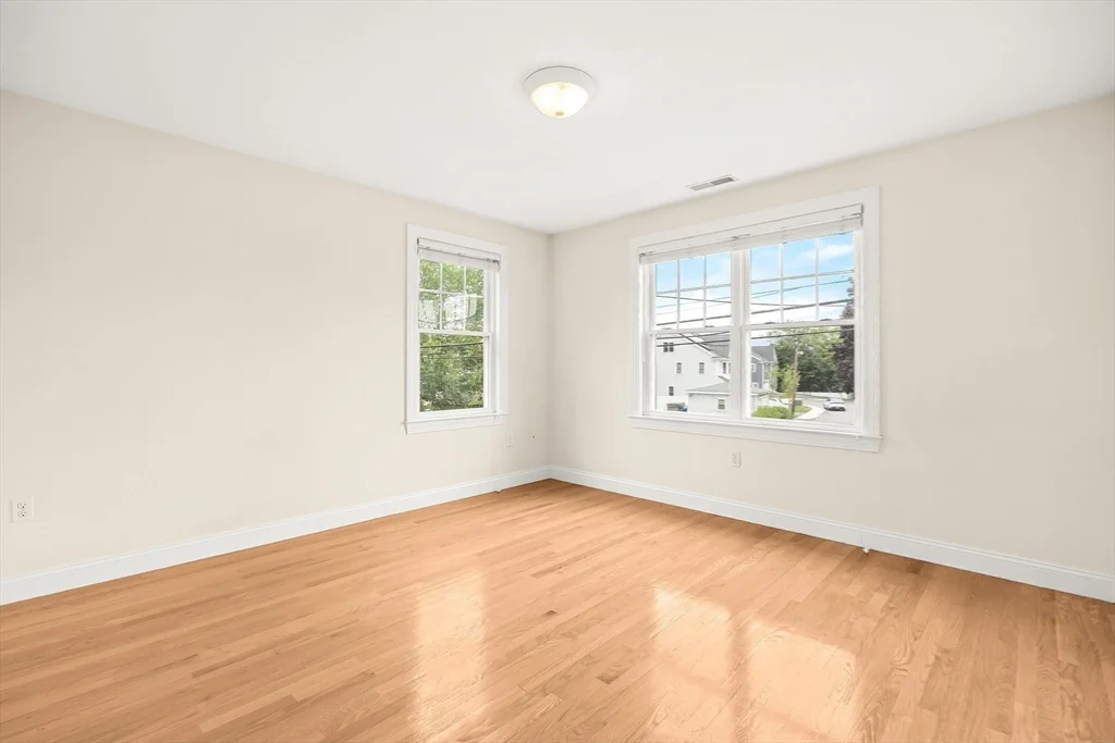 4 bed, 2 bath apartment for rent at 46 Loring Ave, Winchester — photo 27 of 41