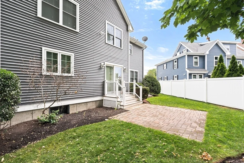 4 bed, 2 bath apartment for rent at 46 Loring Ave, Winchester — photo 40 of 41