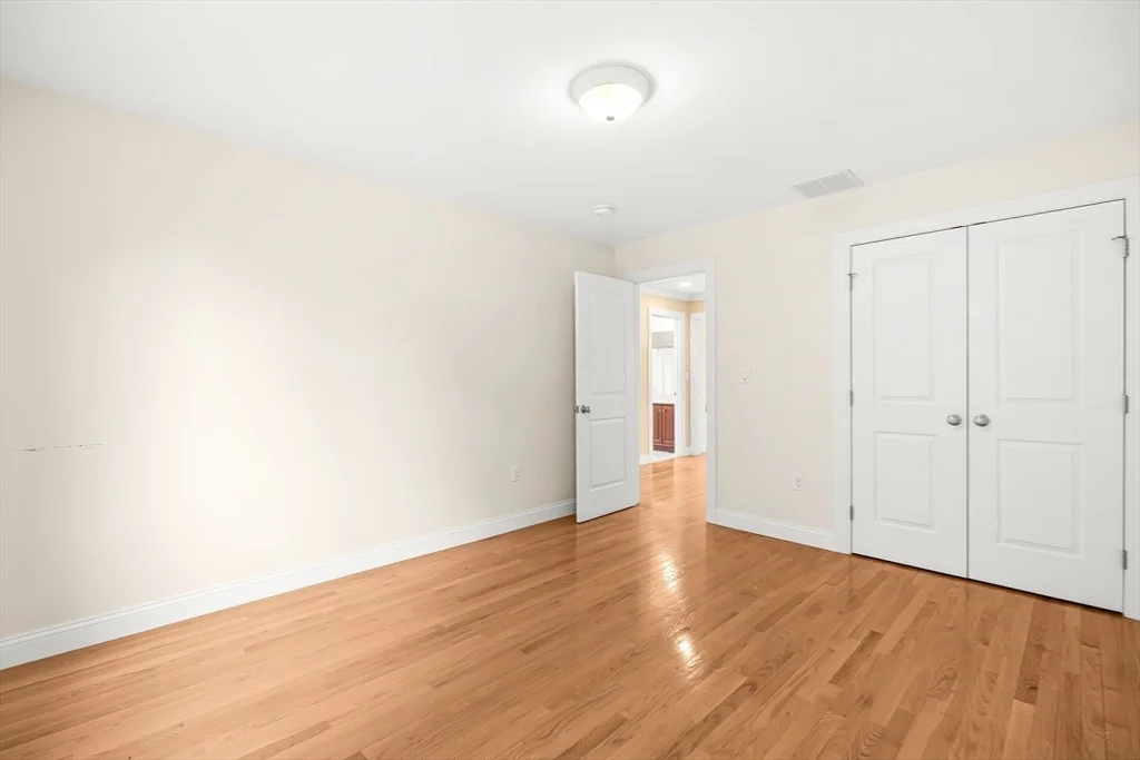 4 bed, 2 bath apartment for rent at 46 Loring Ave, Winchester — photo 28 of 41