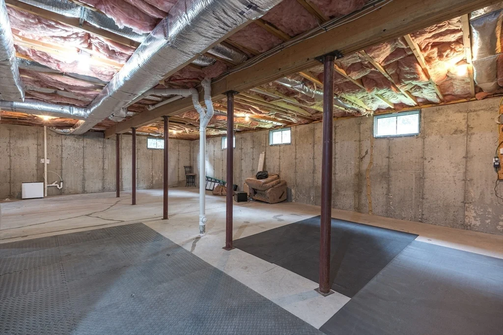 4 bed, 2 bath apartment for rent at 46 Loring Ave, Winchester — photo 34 of 41