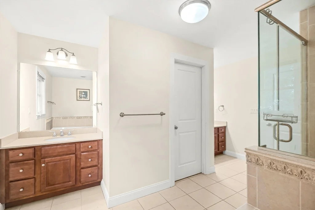 4 bed, 2 bath apartment for rent at 46 Loring Ave, Winchester — photo 24 of 41