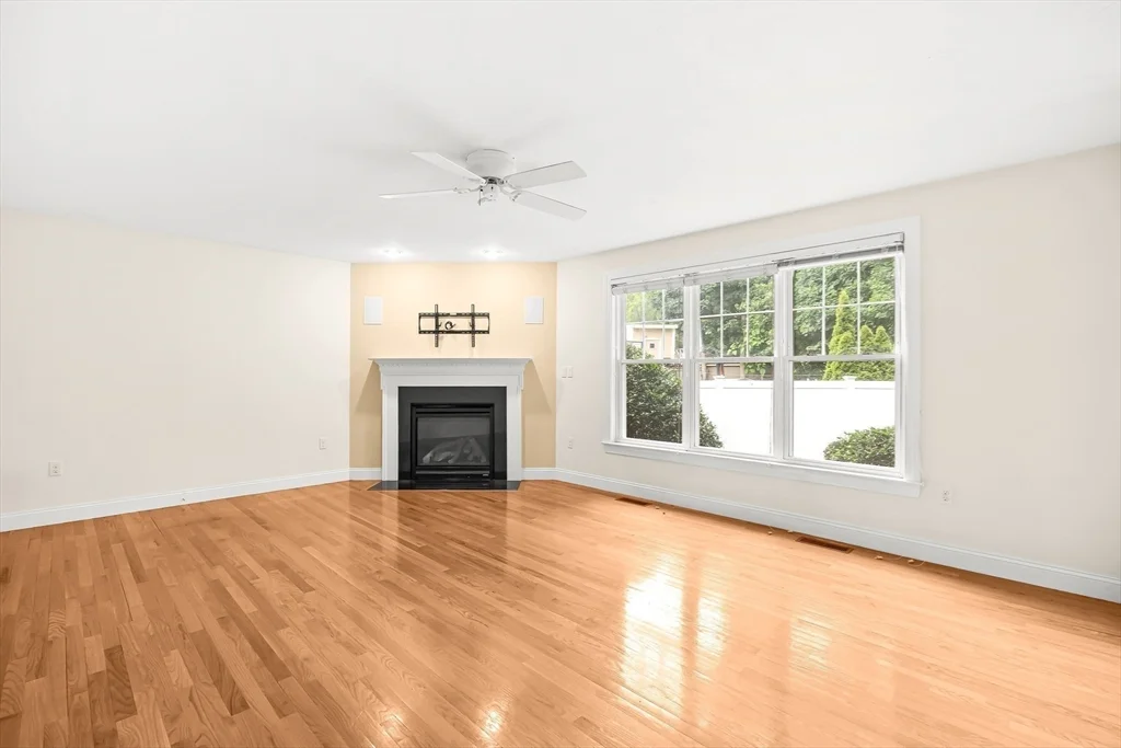 4 bed, 2 bath apartment for rent at 46 Loring Ave, Winchester — photo 6 of 41