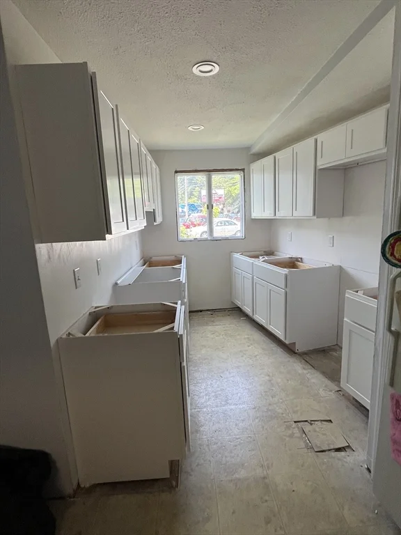 4 bed, 1 bath apartment for rent at 46 Lowell St Unit B, Peabody — photo 1 of 9