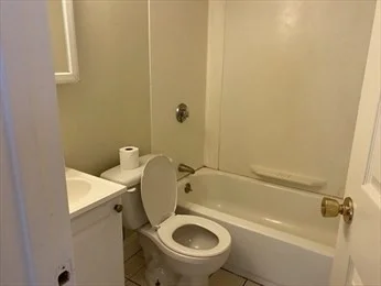 1 bed, 1 bath apartment for rent at 46 Macy Unit 0, Houghs Neck — photo 5 of 6