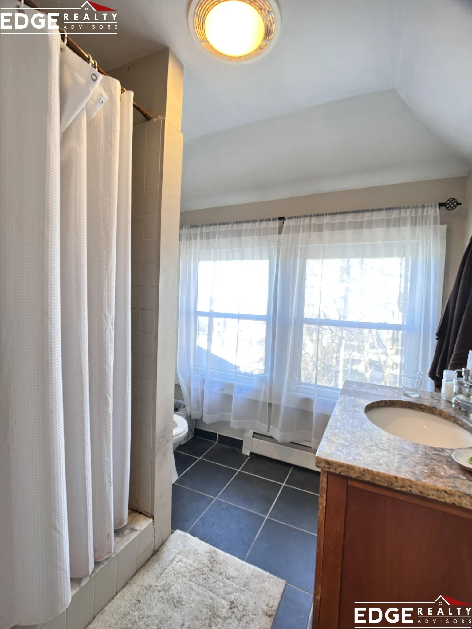 4 bed, 2 bath apartment for rent at 46 Mapleton St Unit 2, Brighton — photo 7 of 10