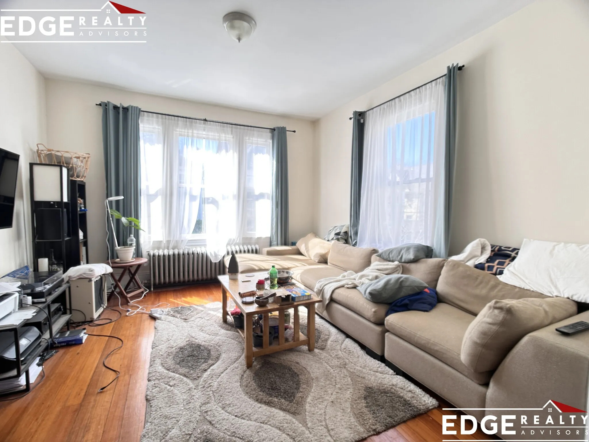 4 bed, 2 bath apartment for rent at 46 Mapleton St Unit 2, Brighton — photo 3 of 10