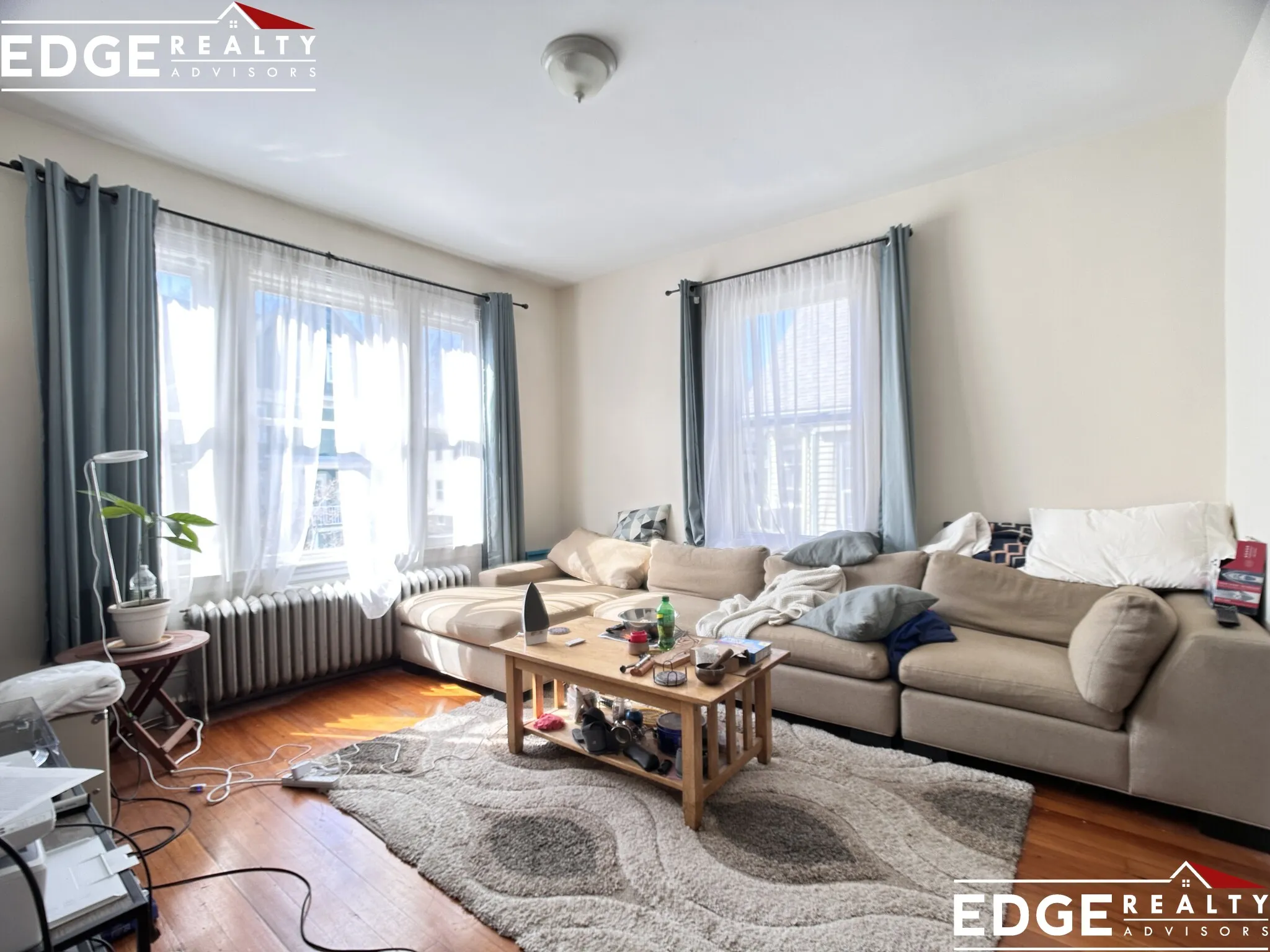 4 bed, 2 bath apartment for rent at 46 Mapleton St Unit 2, Brighton — photo 2 of 10