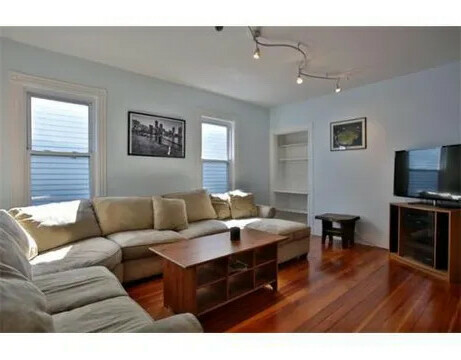 3 bed, 1 bath apartment for rent at 46 Middle St Unit 1, South Boston — photo 1 of 19