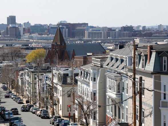 3 bed, 1 bath apartment for rent at 46 Middle St Unit 1, South Boston — photo 12 of 19