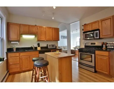 3 bed, 1 bath apartment for rent at 46 Middle St Unit 1, South Boston — photo 6 of 19