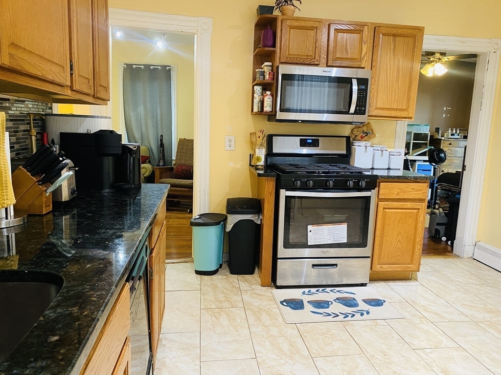 3 bed, 1 bath apartment for rent at 46 Middle St Unit 1, South Boston — photo 9 of 19