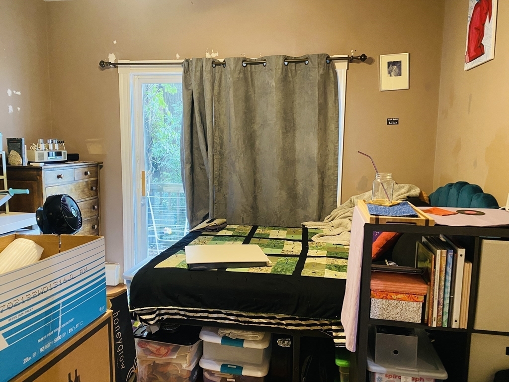 3 bed, 1 bath apartment for rent at 46 Middle St Unit 1, South Boston — photo 11 of 19