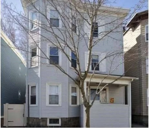 3 bed, 1 bath apartment for rent at 46 Middle St Unit 2, South Boston
