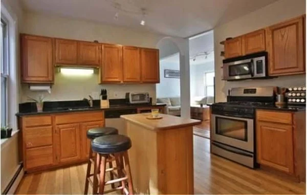 3 bed, 1 bath apartment for rent at 46 Middle St Unit 2, South Boston — photo 3 of 6