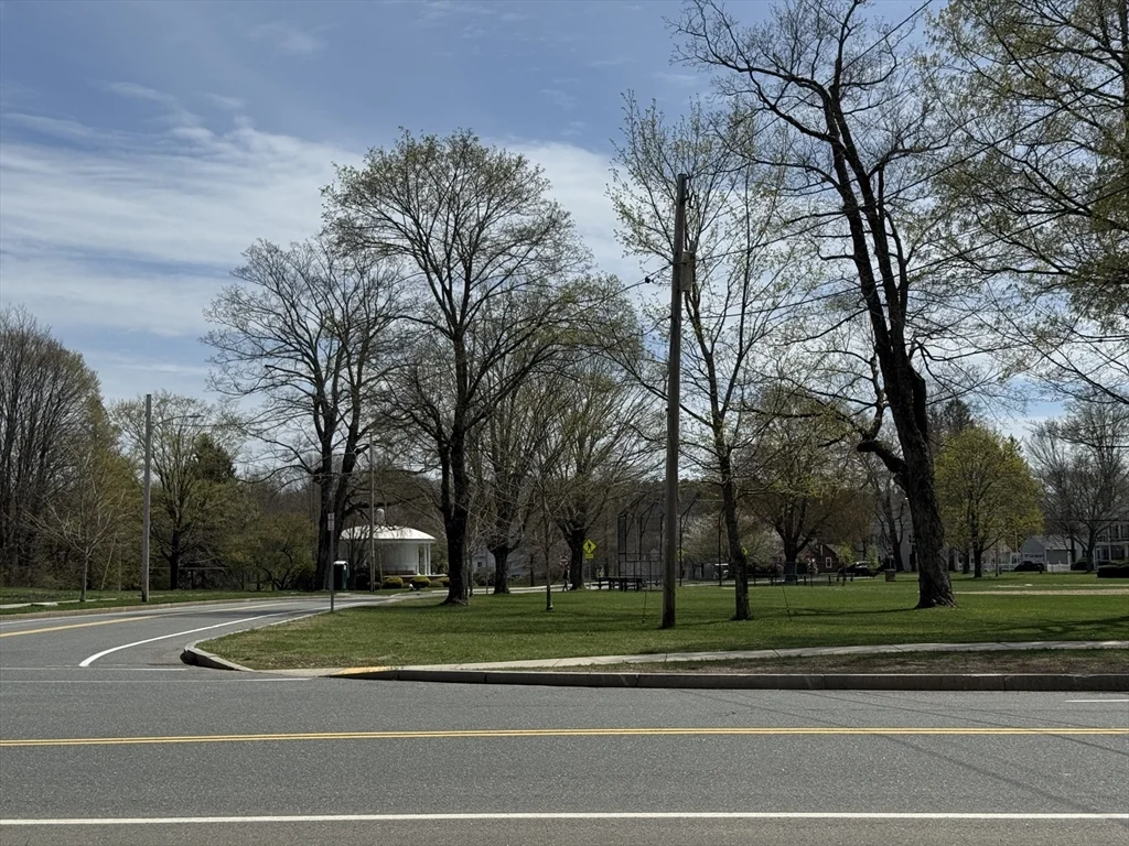2 bed, 1 bath apartment for rent at 46 North Main St Unit 2, West Brookfield — photo 4 of 22