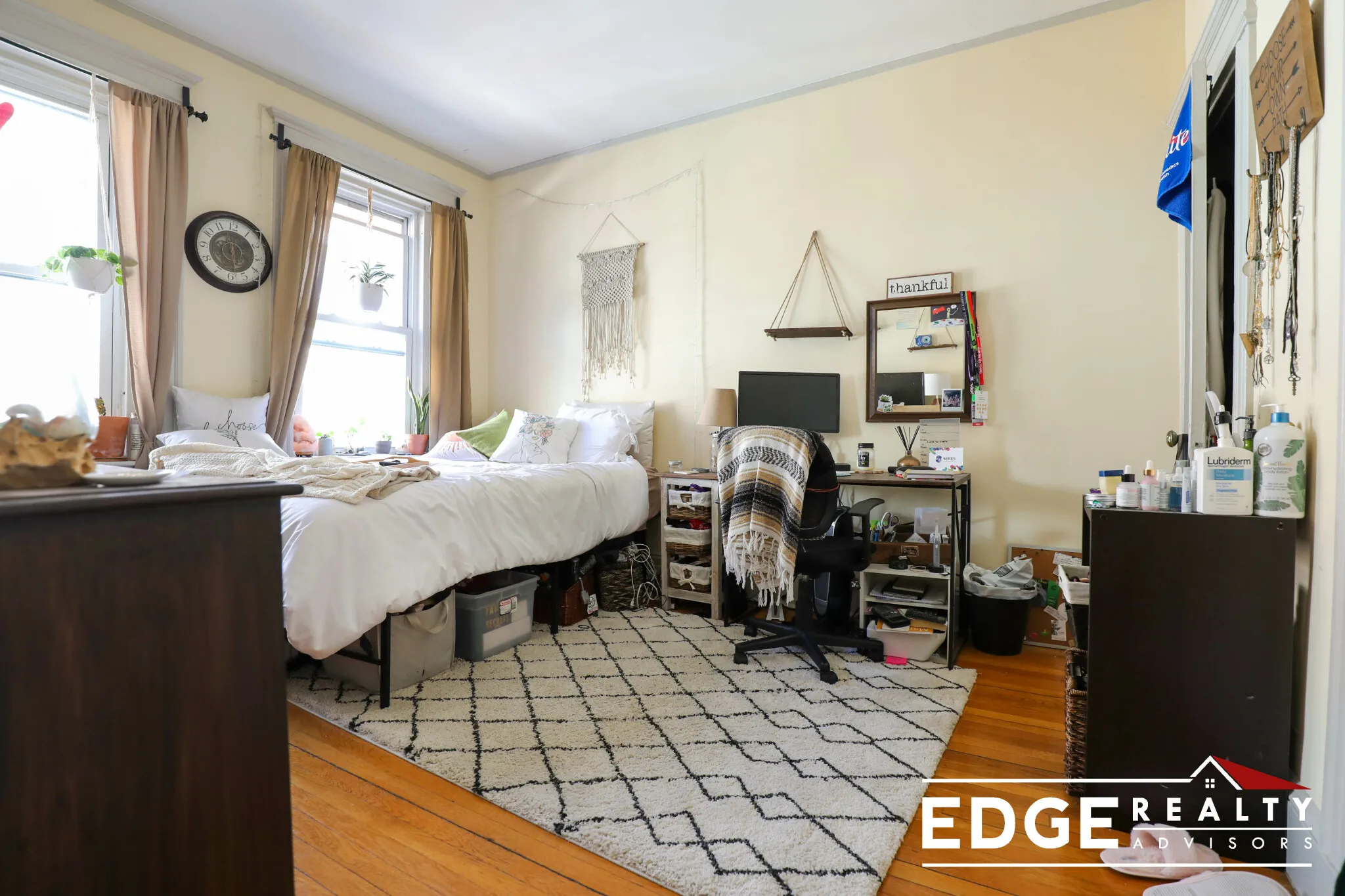 4 bed, 2 bath apartment for rent at 46 Orkney Rd Unit 3, Brighton — photo 10 of 14