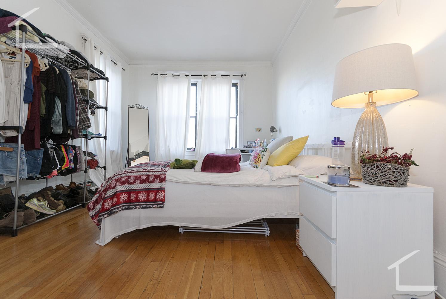 4 bed, 1 bath apartment for rent at 46 Park Vale Ave Unit 6, Brighton — photo 5 of 9