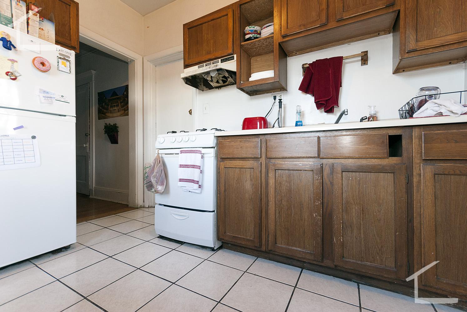 4 bed, 1 bath apartment for rent at 46 Park Vale Ave Unit 6, Brighton — photo 3 of 9