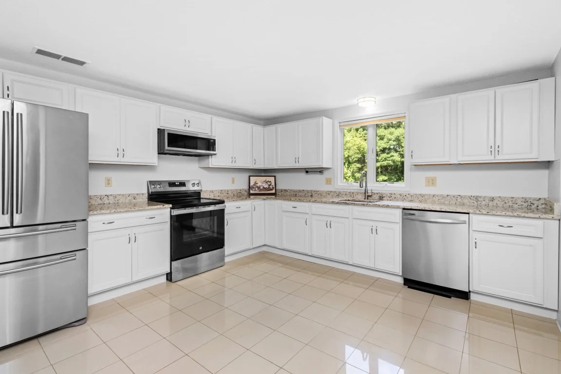 2 bed, 2 bath apartment for rent at 46 Pinebrook Ln Unit 3, South Easton — photo 8 of 19