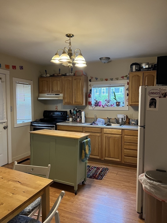 2 bed, 1 bath apartment for rent at 46 Pleasant St Unit 1, West Brookfield — photo 4 of 14