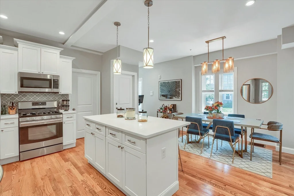2 bed, 2 bath apartment for rent at 46 Port Norfolk St Unit 1, Dorchester — photo 7 of 24