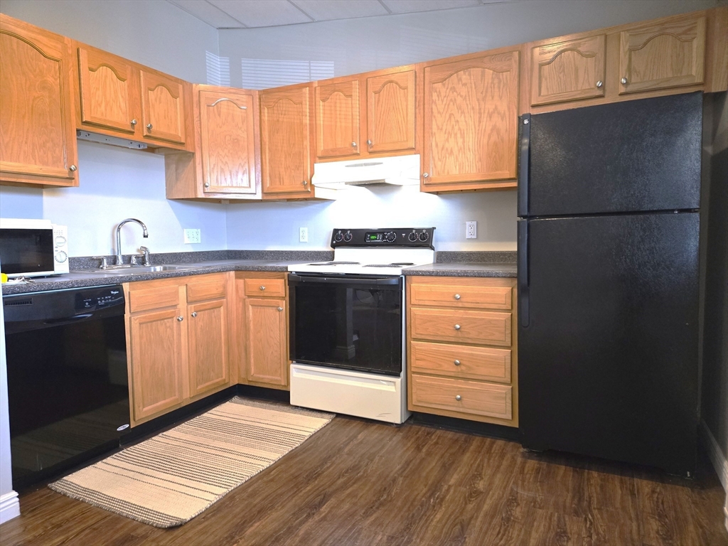 2 bed, 1 bath apartment for rent at 46 Pratt St Unit 2, Mansfield — photo 2 of 10