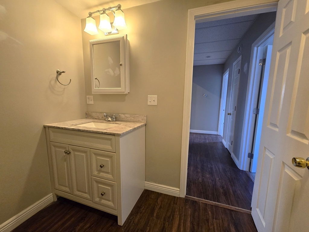2 bed, 1 bath apartment for rent at 46 Pratt St Unit 2, Mansfield — photo 5 of 10