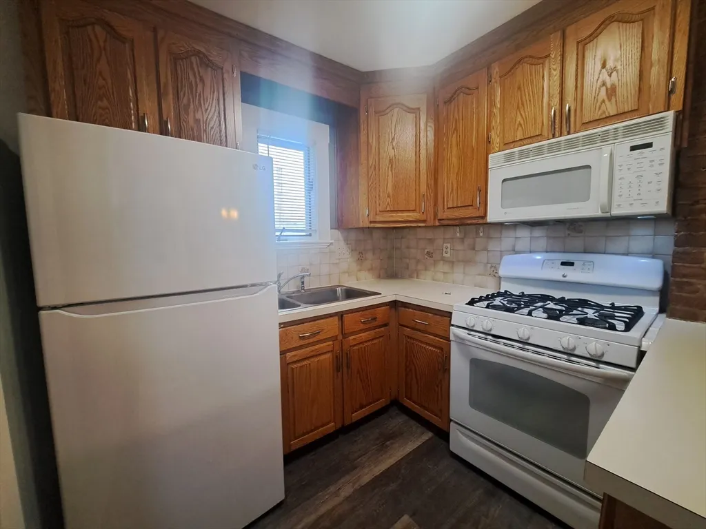 1 bed, 1 bath apartment for rent at 46 Princeton St Unit 1, East Boston — photo 8 of 12