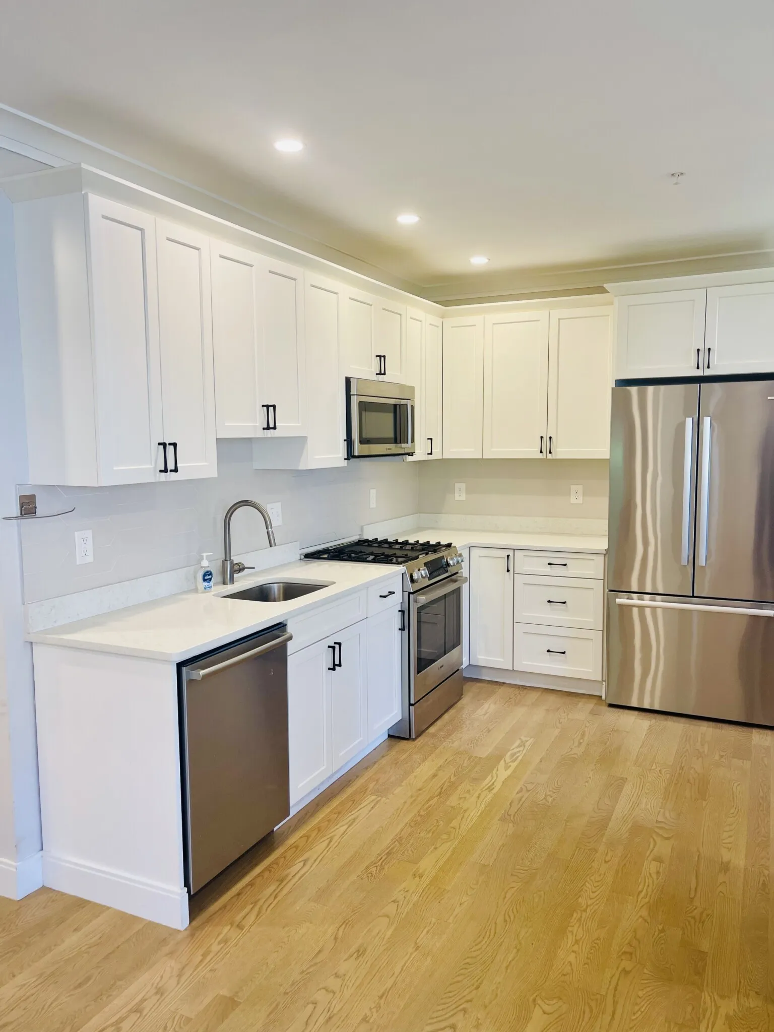 4 bed, 2 bath apartment for rent at 46 Ridgemont St Unit 1, Allston — photo 3 of 10