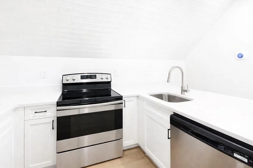 2 bed, 1 bath apartment for rent at 46 Ridgemont St Unit 3, Allston — photo 3 of 8