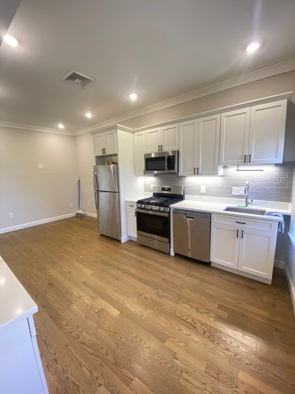1 bed, 1 bath apartment for rent at 46 Sheridan St Unit 2, Jamaica Plain — photo 3 of 15
