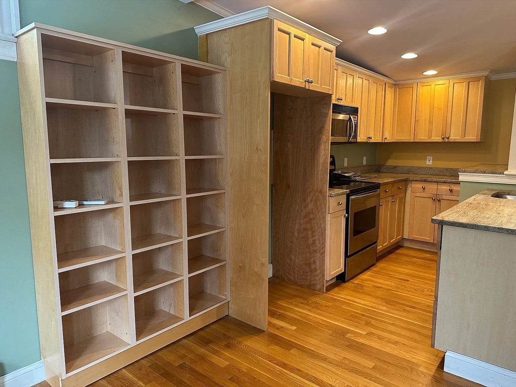 3 bed, 1 bath apartment for rent at 46 Spring St Unit 2, East Cambridge — photo 5 of 18